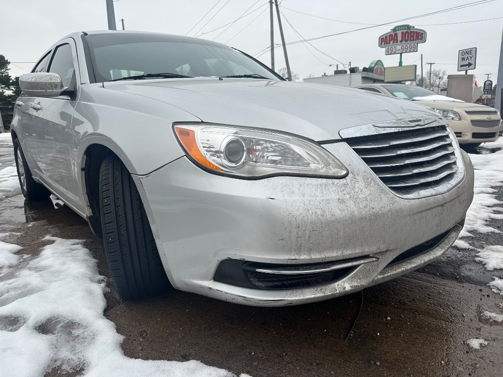 2012 Chrysler 200 Touring's photo
