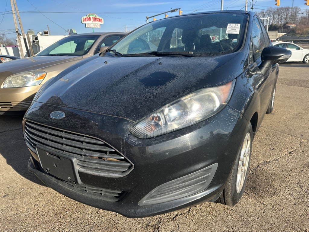 2016 Ford Fiesta SE's photo